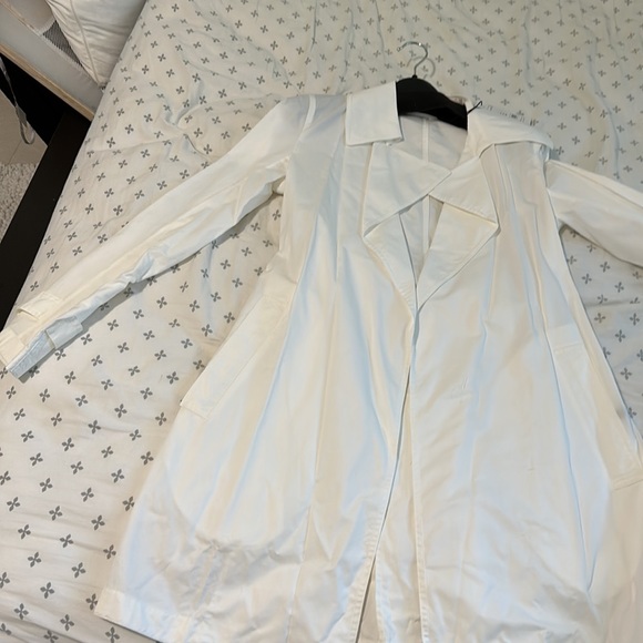 White coat - Picture 2 of 5